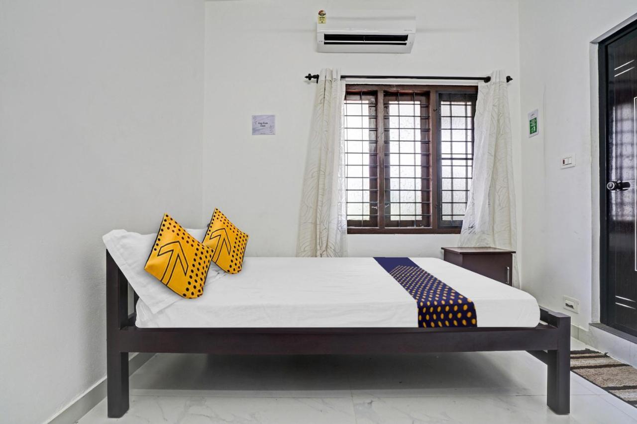 Spot On Blissful Villa Kochi ภายนอก รูปภาพ